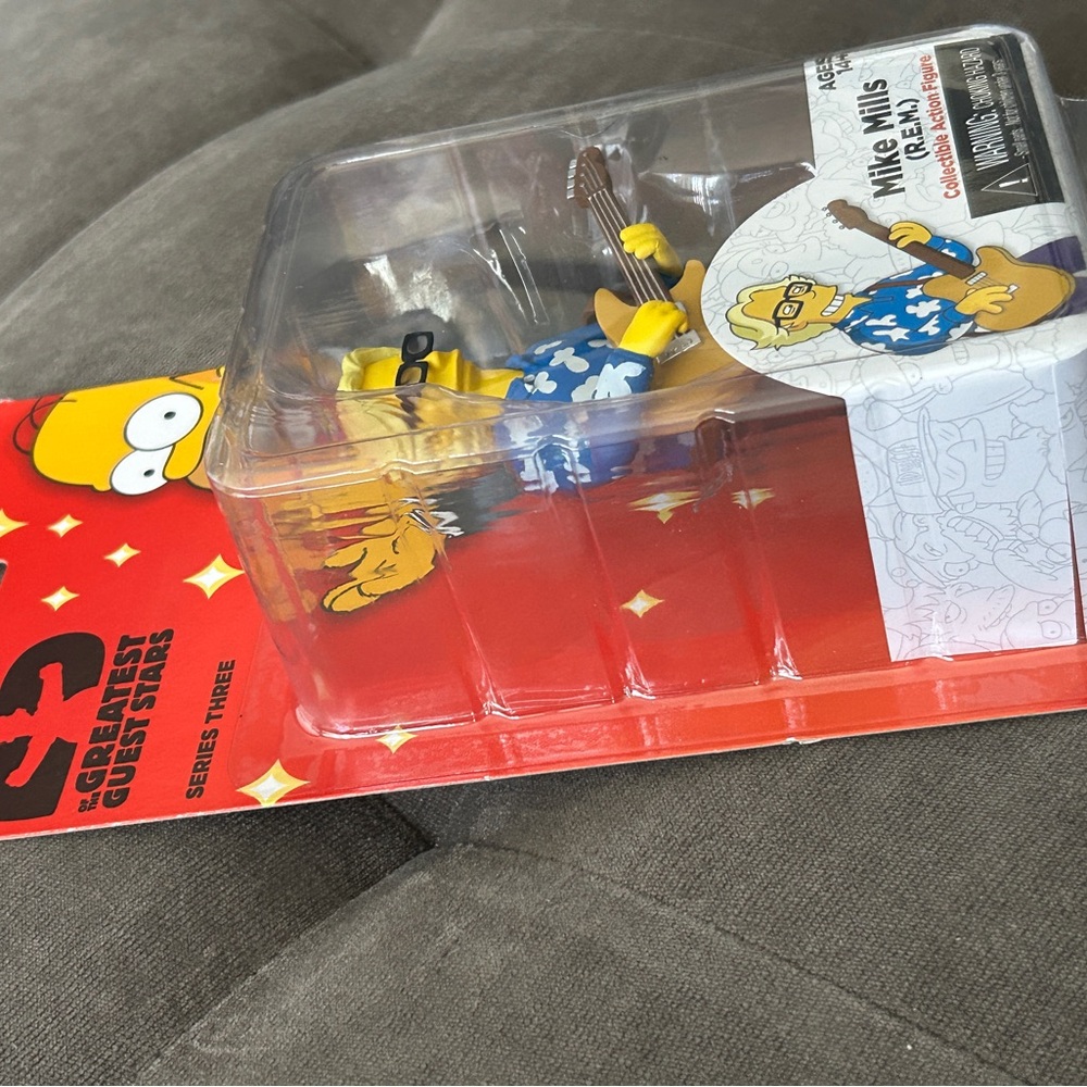 Simpsons Yellow & Blue Collectible Action Figure - Mike Mills (R.E.M.) - Picture 2 of 7
